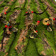 将图片加载到图库查看器，Brass Horse Keychain
