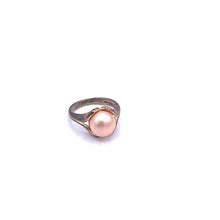 Load image into Gallery viewer, Natural Freshwater Pearl with Sterling Silver Ring
