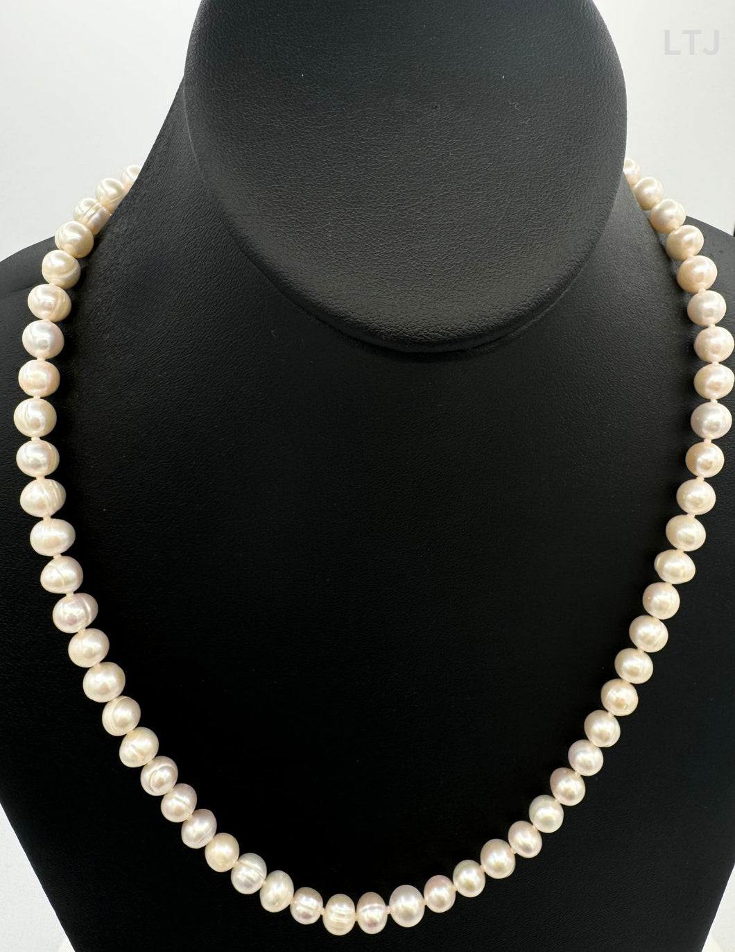 White Pearl Necklace with Magnet Lock 8mm 22