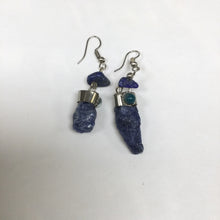 Cargar imagen en el visor de la galería, Gemstone Rough Long Earrings
