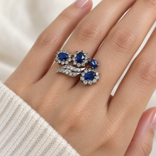 Load image into Gallery viewer, Lab Created Oval Cut Ring in Curving Style
