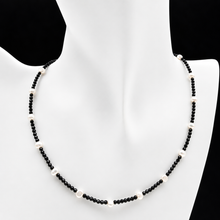 Загрузить изображение в средство просмотра галереи, Black Onyx &amp; Pearl Necklace &amp; Bracelet
