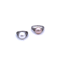 Load image into Gallery viewer, Natural Freshwater Pearl with Sterling Silver Ring
