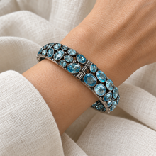 Cargar imagen en el visor de la galería, Aquamarine Bangle with Blackened Silver
