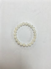Cargar imagen en el visor de la galería, Moonstone 3A Bracelet
