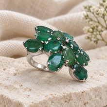 Загрузить изображение в средство просмотра галереи, Emerald Flower Ring in Sterling Silver

