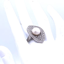 Load image into Gallery viewer, Natural Freshwater Pearl with Sterling Silver Ring
