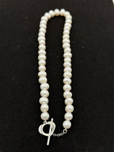 Load image into Gallery viewer, White knotted pearl necklace with metal heart lock (8 mm 16&quot;)
