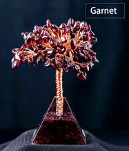 Cargar imagen en el visor de la galería, Wire wrapped Gemstone tree with pyramid base
