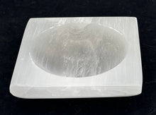 Load image into Gallery viewer, Selenite Charging Plate
