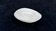 Cargar imagen en el visor de la galería, Selenite Palm Stone
