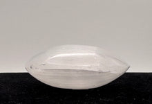 Cargar imagen en el visor de la galería, Selenite Palm Stone
