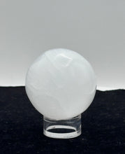 Cargar imagen en el visor de la galería, Selenite Sphere
