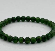 Load image into Gallery viewer, Chrome diopside Bracelet
