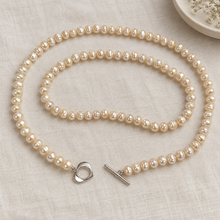 Загрузить изображение в средство просмотра галереи, Long Pearl Necklace with Metal Heart Clasp

