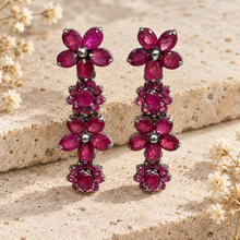 将图片加载到图库查看器，Ruby Flower Hanging Earrings
