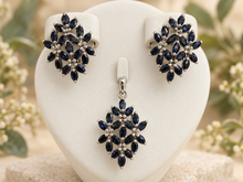 Cargar imagen en el visor de la galería, Sapphire Flower in Rhombus Set
