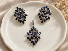 Cargar imagen en el visor de la galería, Sapphire Flower in Rhombus Set
