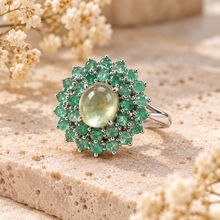 将图片加载到图库查看器，Emerald with Olive Jade Ring in Sterling Silver
