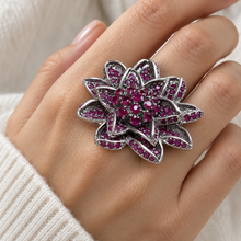 Cargar imagen en el visor de la galería, Ruby Big Flower Silver Ring
