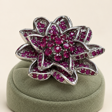Cargar imagen en el visor de la galería, Ruby Big Flower Silver Ring
