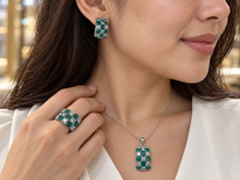Cargar imagen en el visor de la galería, Emerald with Diamonique Set
