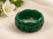 Cargar imagen en el visor de la galería, Green Jade Openwork Ring
