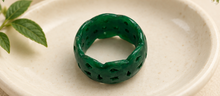 Cargar imagen en el visor de la galería, Green Jade Openwork Ring
