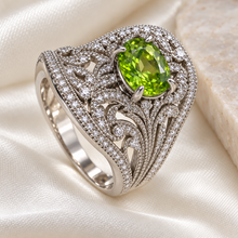 Загрузить изображение в средство просмотра галереи, Peridot &amp; Diamonique Adjustable Silver Ring
