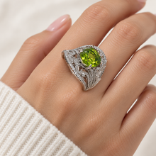 Загрузить изображение в средство просмотра галереи, Peridot &amp; Diamonique Adjustable Silver Ring
