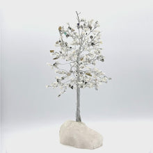 Загружайте и воспроизводите видео в средстве просмотра галереи Gemstone Tree (Medium Size)
