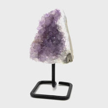 在图库查看器中加载和播放视频，Amethyst crystal on stand
