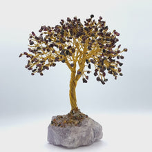 Загружайте и воспроизводите видео в средстве просмотра галереи Gold wire-wrapped Gemstone Tree (Large Size)
