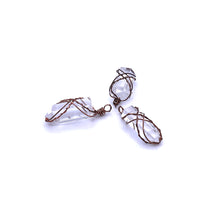 将图片加载到图库查看器，Quartz Crystal Point Pendant with Copper
