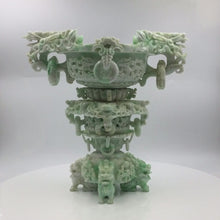 在图库查看器中加载和播放视频，360 Video of Antique Jade Incense Burner
