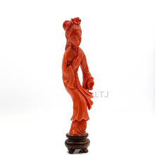 将图片加载到图库查看器，Salmon red coral carving from Qing Dynasty 
