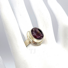 Cargar imagen en el visor de la galería, Amethyst Faceted round ring in sterling silver
