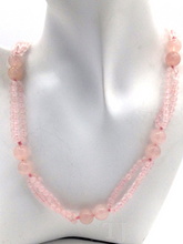 Cargar imagen en el visor de la galería, Rose Quartz Necklace
