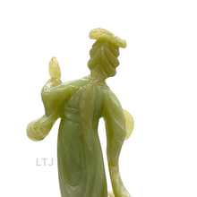 Cargar imagen en el visor de la galería, Hetian Jade carving from Qing Dynasty 
