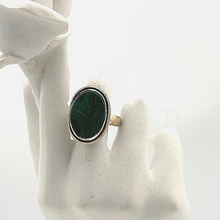 Load image into Gallery viewer, Oval shaped malachite ring in sterling silver
