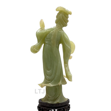 将图片加载到图库查看器，Hetian Jade carving from Qing Dynasty 
