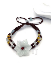 Cargar imagen en el visor de la galería, Jade flower carving in double string adjustable bracelet
