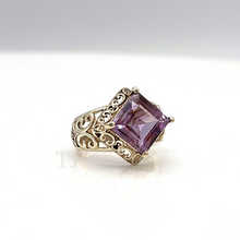 Загрузить изображение в средство просмотра галереи, Amethyst table cut ring in sterling silver (antique design)
