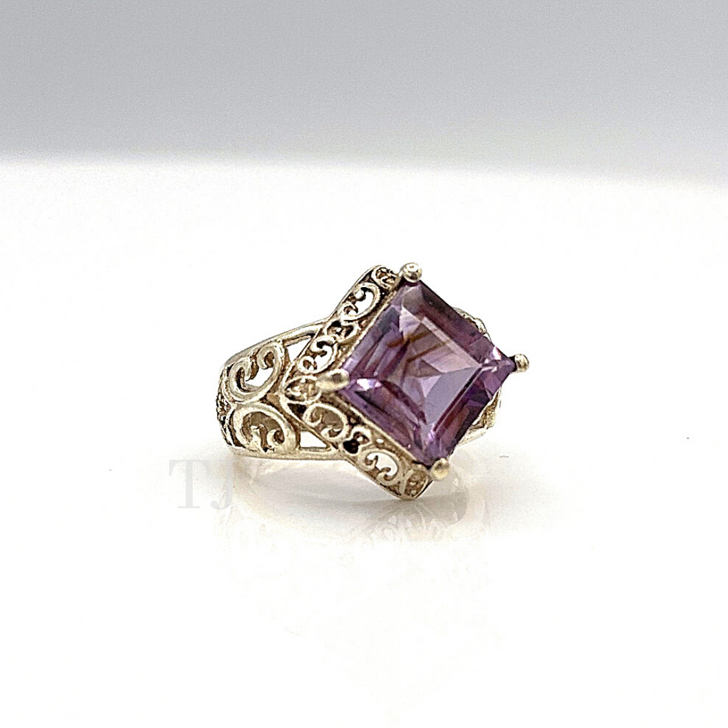 Amethyst table cut ring in sterling silver (antique design)