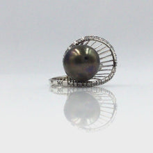 Load and play video in Gallery viewer, pearl spiral setting ring in sterling silver
