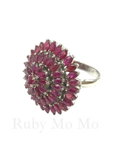 Cargar imagen en el visor de la galería, Sunflower shaped ruby set
