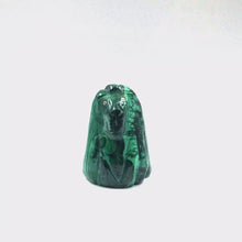 Загружайте и воспроизводите видео в средстве просмотра галереи Hand-Carved Malachite Walrus Figurine
