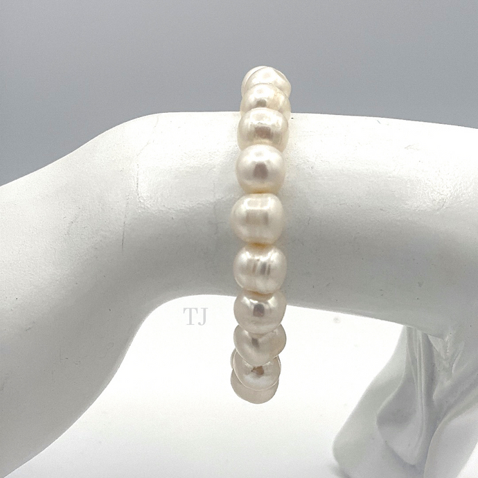 Freshwater white pearl stretchy bracelet 