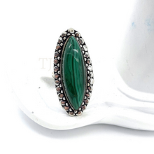 Загрузить изображение в средство просмотра галереи, Silver coated malachite Ring
