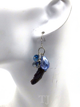 Load image into Gallery viewer, Fresh water pearl earrings in sterling silver
